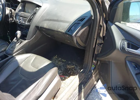 2015 Ford Focus Se z USA, uszkodzony, nr VIN 1FADP3K21FL345046